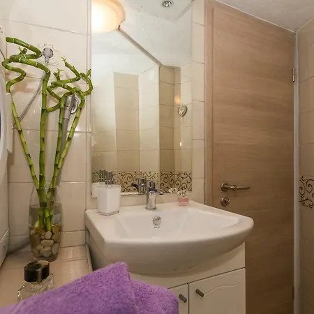 Priska1700 Apartment