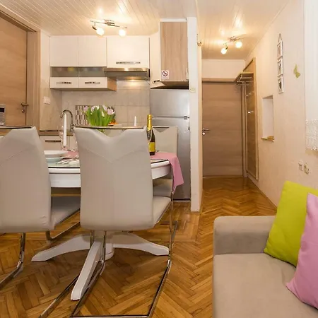 Priska1700 Apartment *